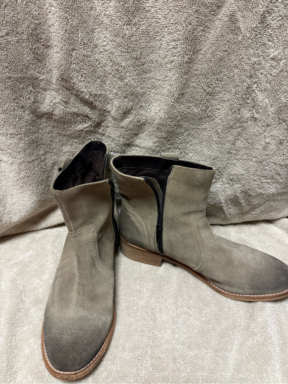 Women's Suede Ankle Boots - Tan/Gray